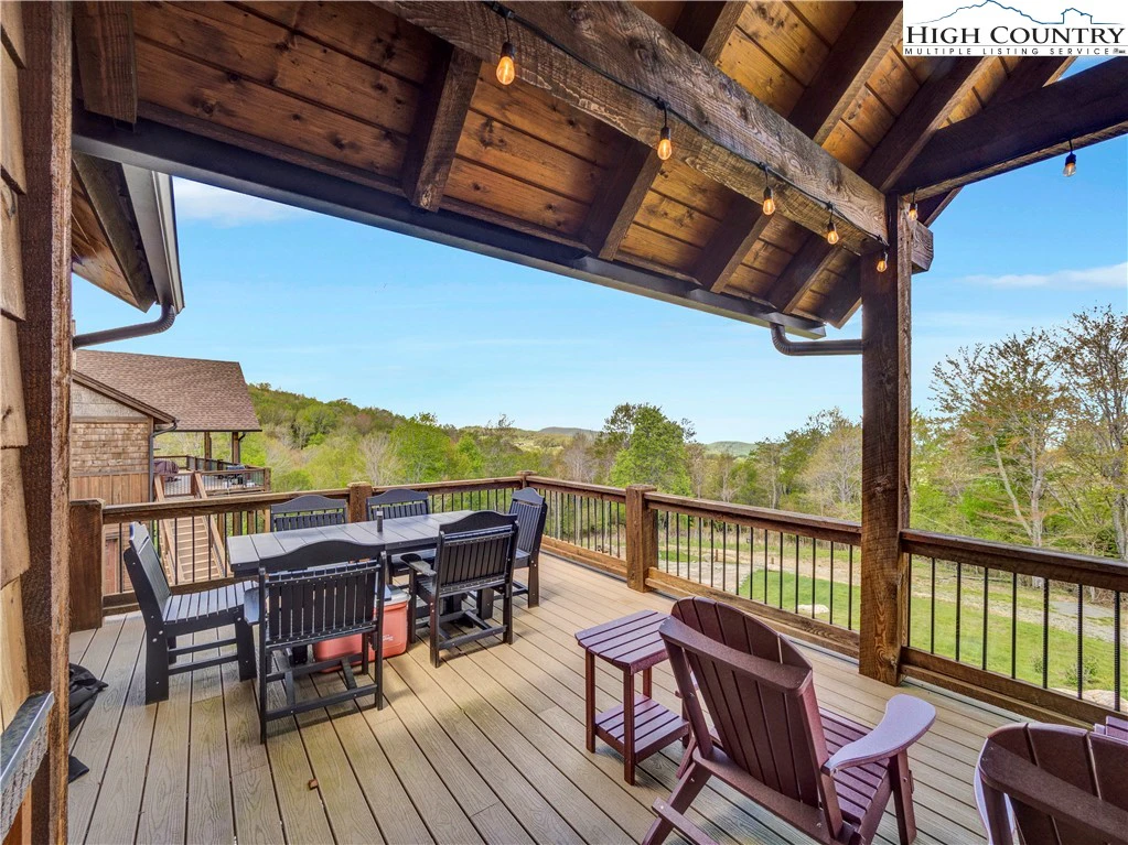 Image number 18 for the current listing