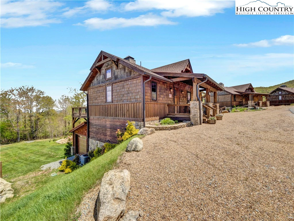 Image number 21 for the current listing