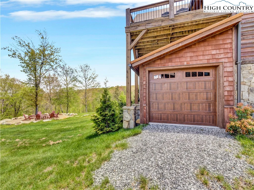 Image number 8 for the current listing