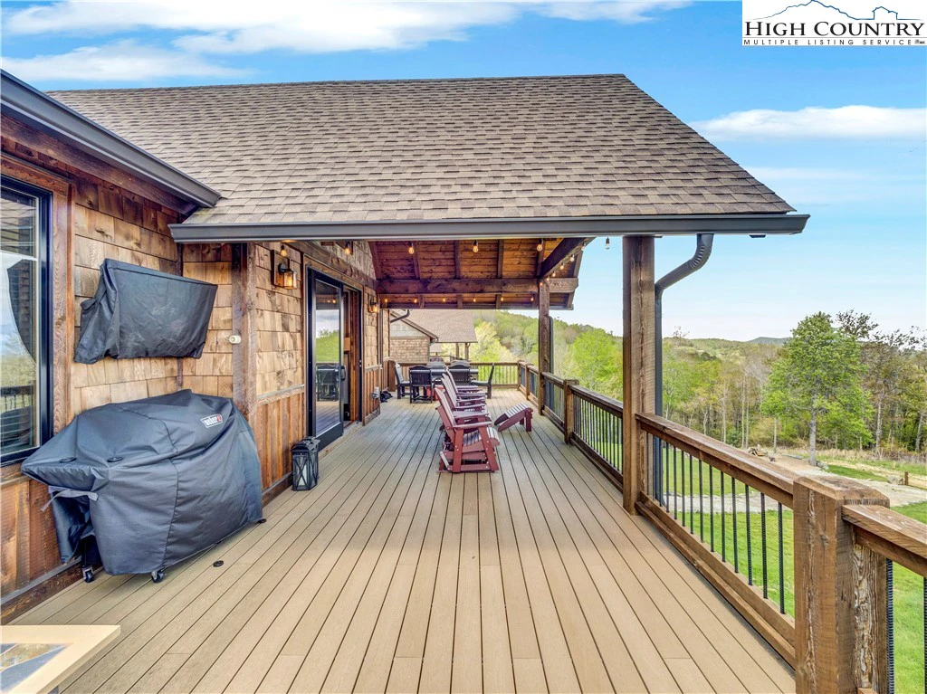 Image number 13 for the current listing