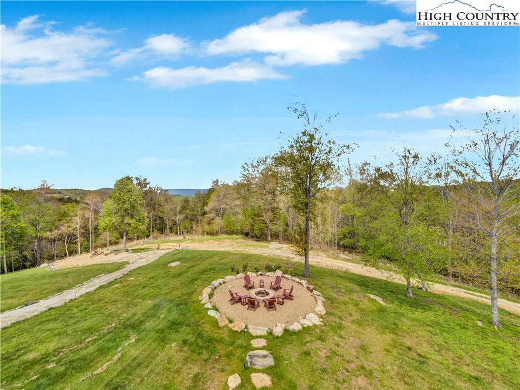 Image number 2 for the current listing