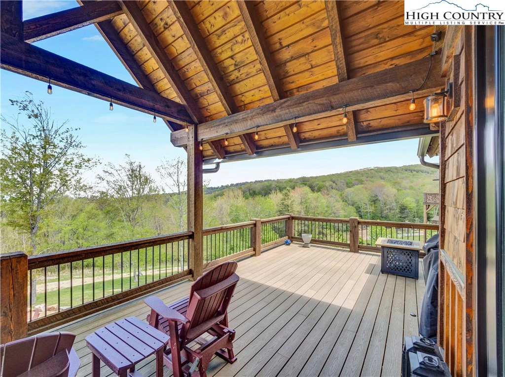 Image number 16 for the current listing
