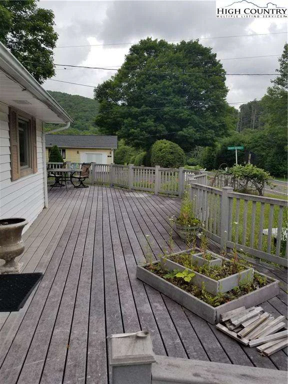 Image number 4 for the current listing