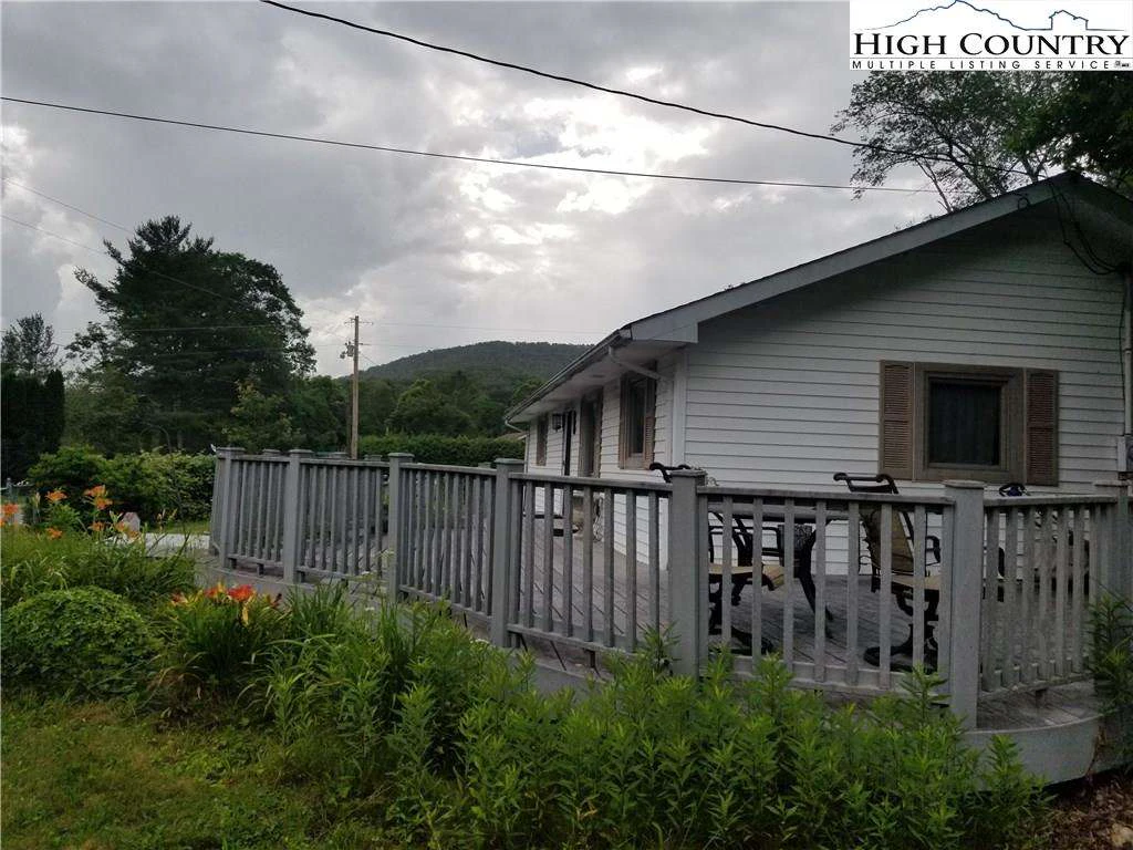 Image number 7 for the current listing