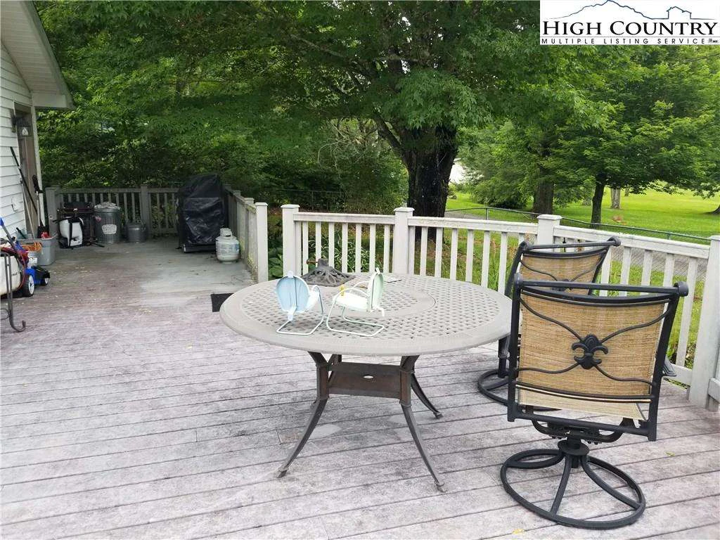 Image number 8 for the current listing