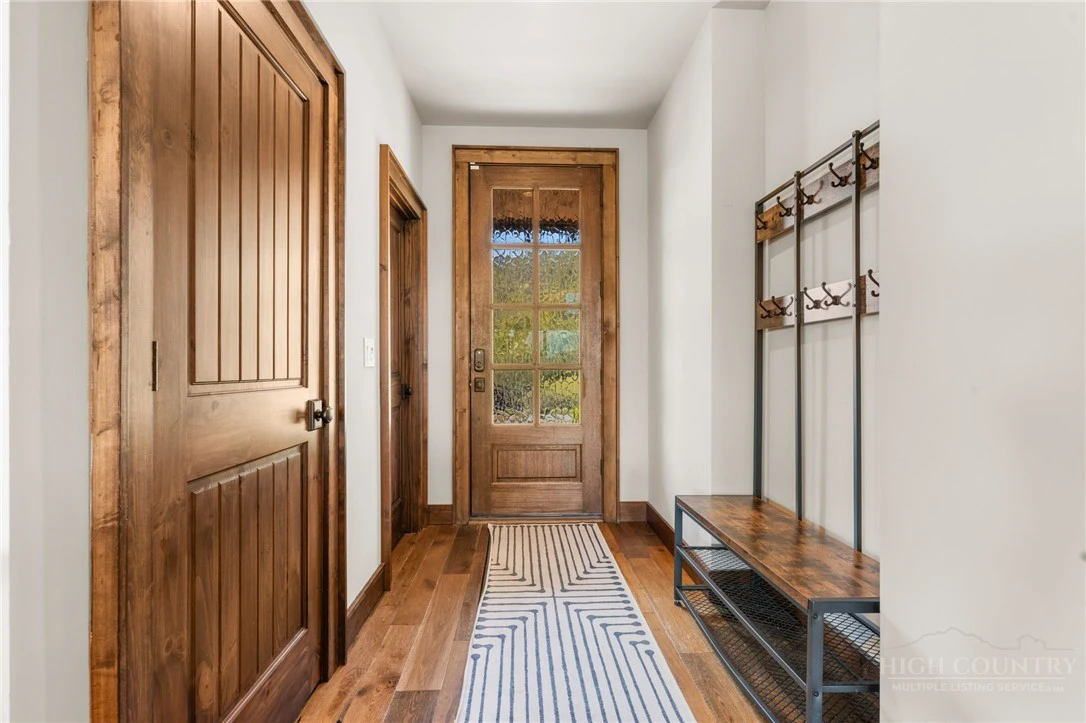 Image number 5 for the current listing