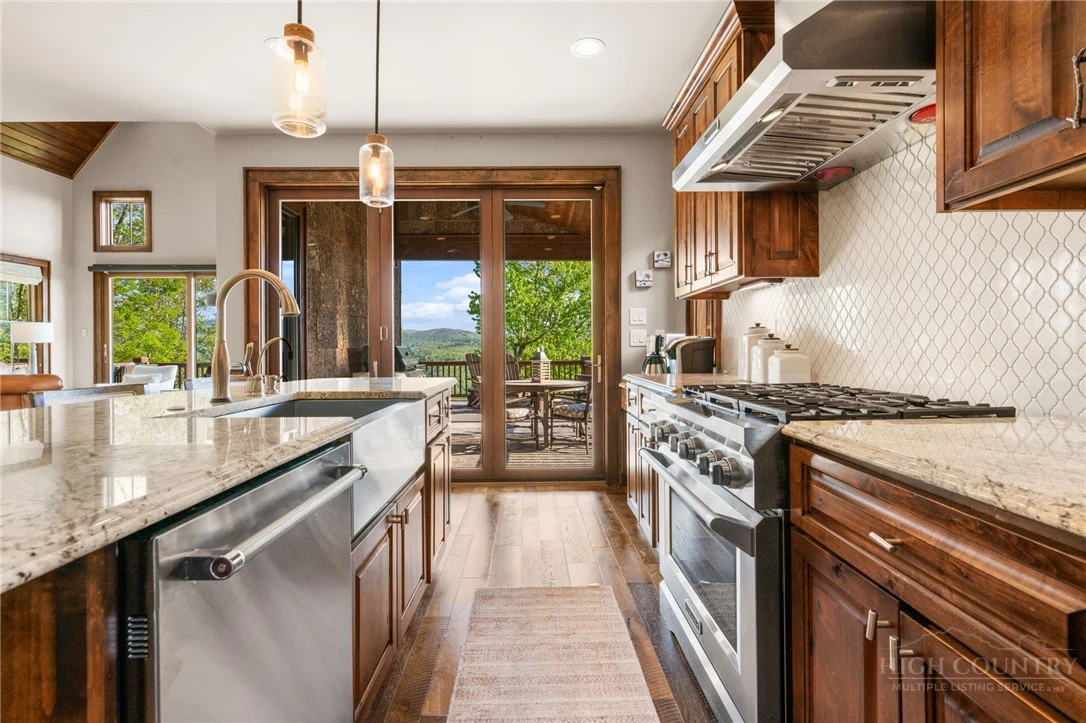 Image number 6 for the current listing