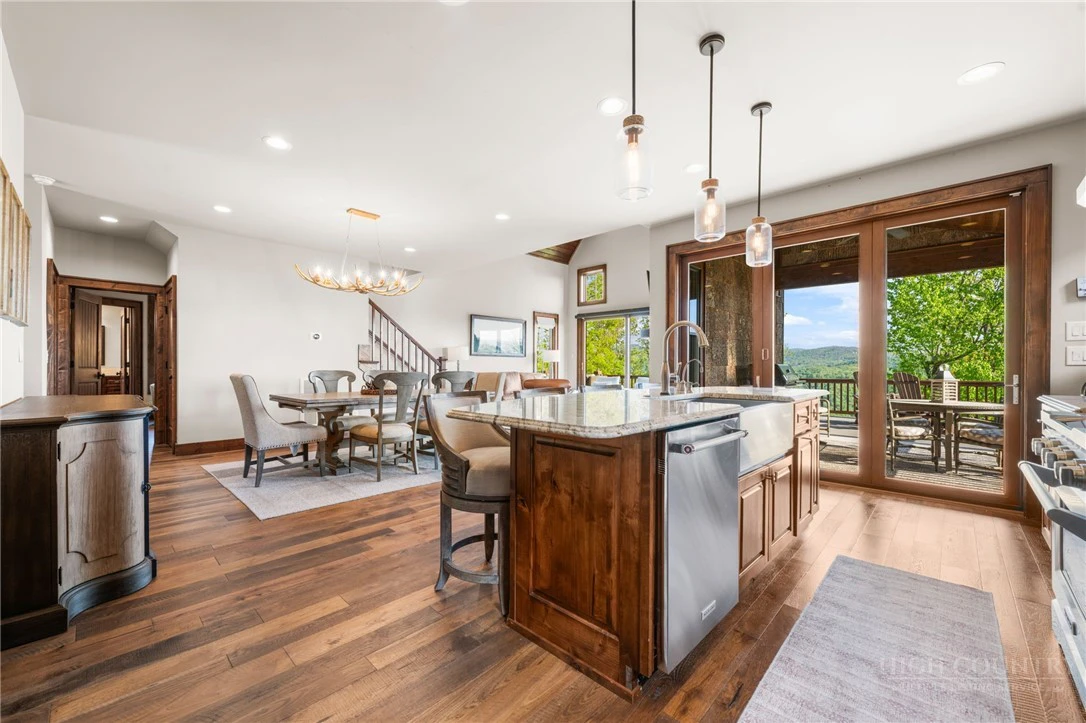 Image number 12 for the current listing