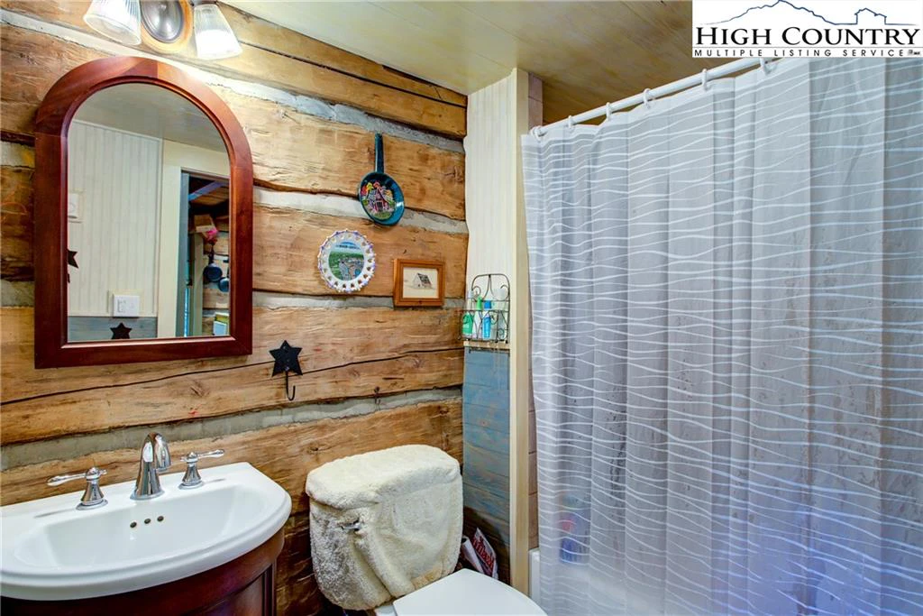 Image number 7 for the current listing
