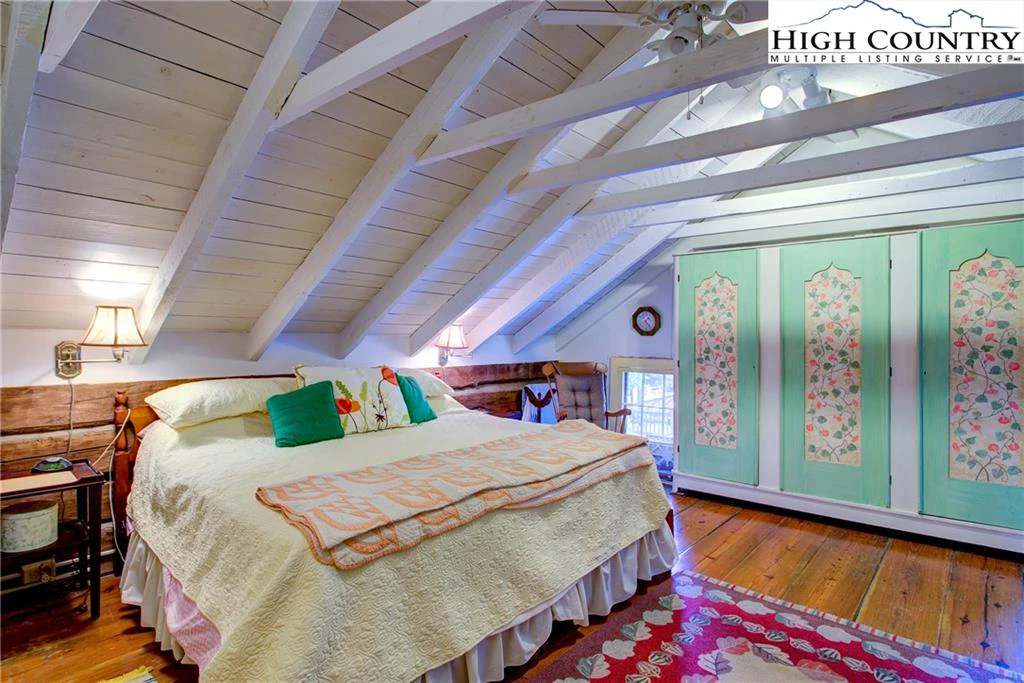 Image number 2 for the current listing