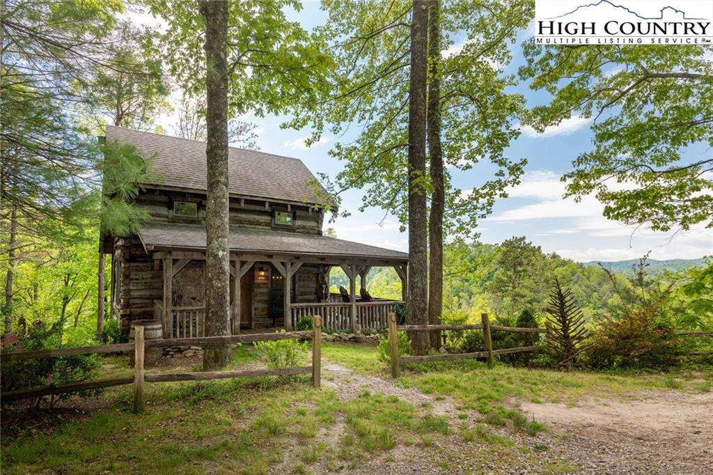 Image number 1 for the current listing