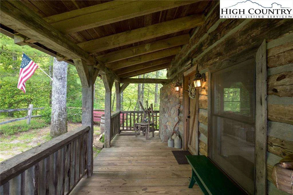 Image number 11 for the current listing