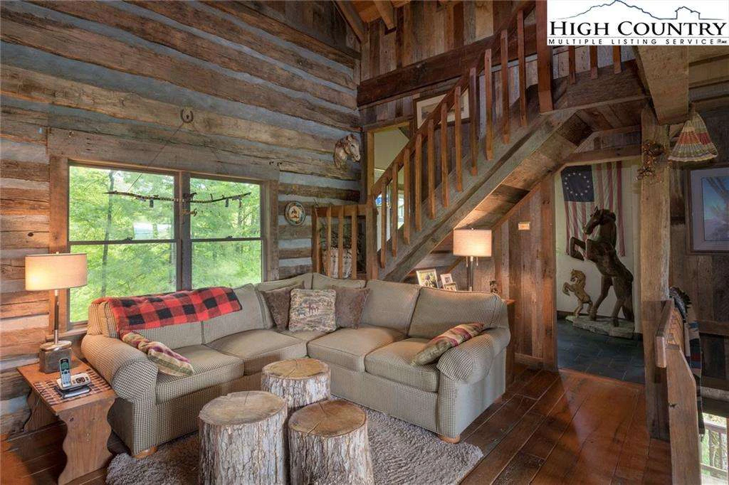 Image number 9 for the current listing
