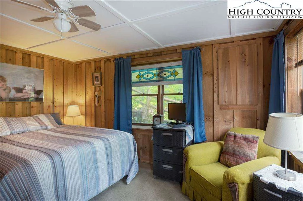 Image number 8 for the current listing