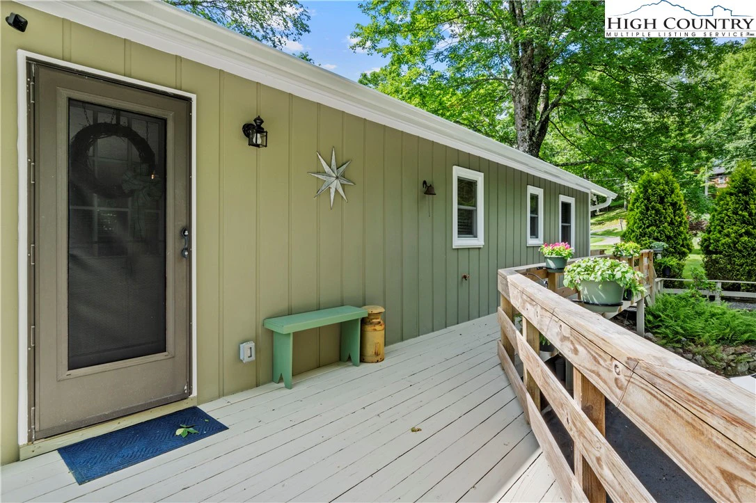 Image number 12 for the current listing