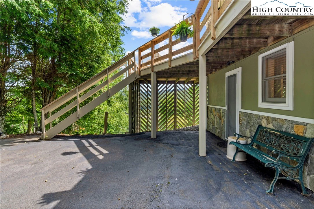 Image number 13 for the current listing