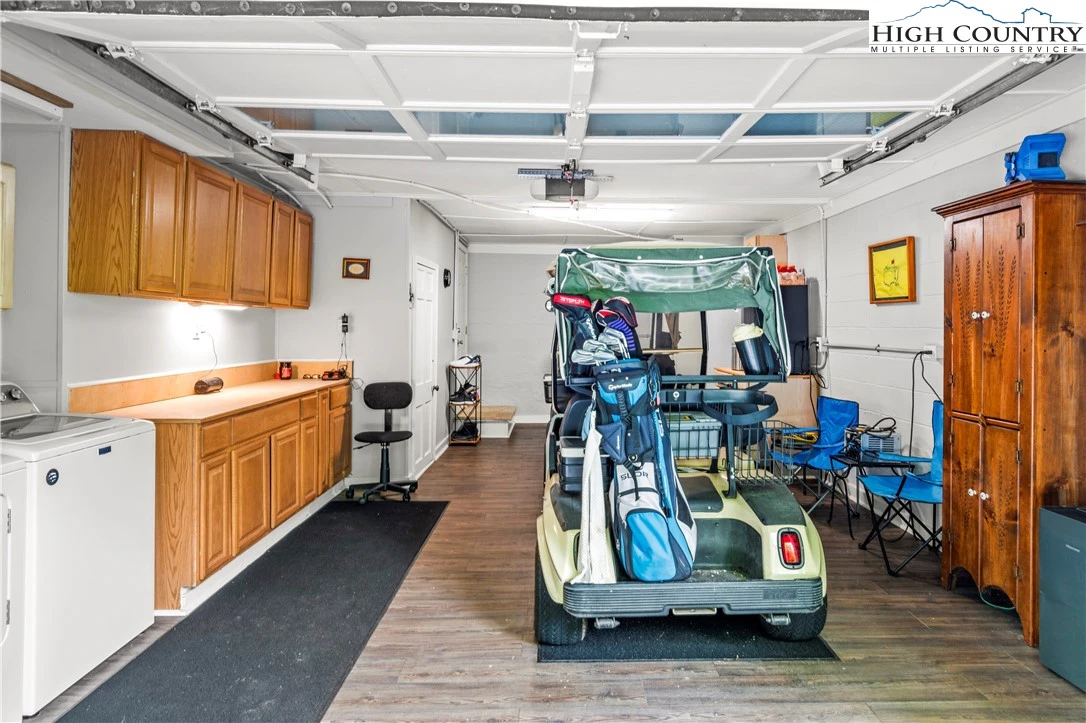Image number 2 for the current listing