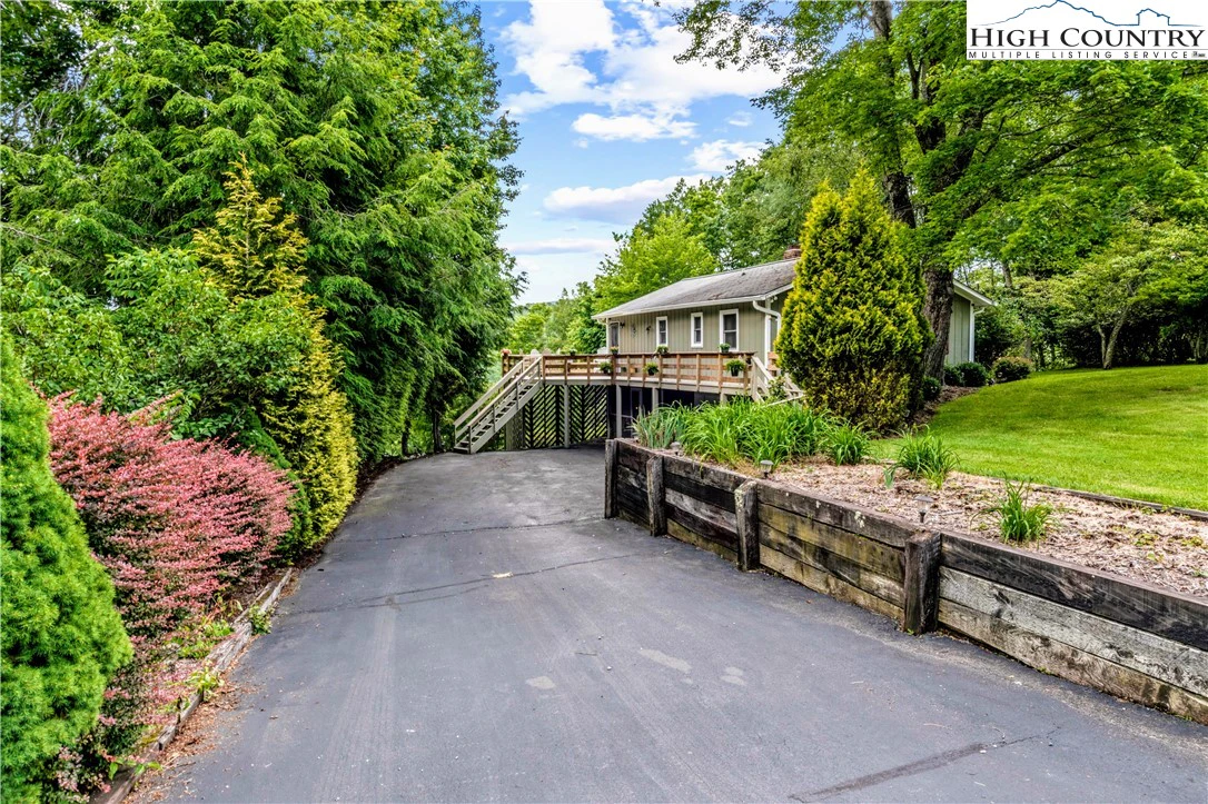 Image number 16 for the current listing