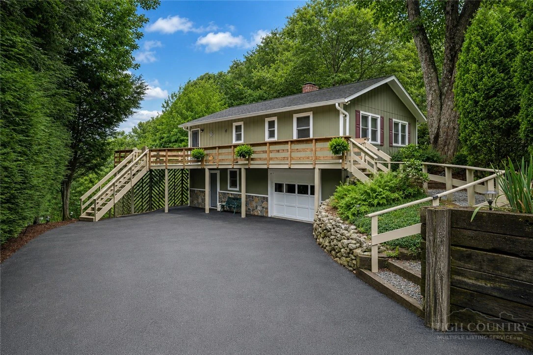Image number 2 for the current listing
