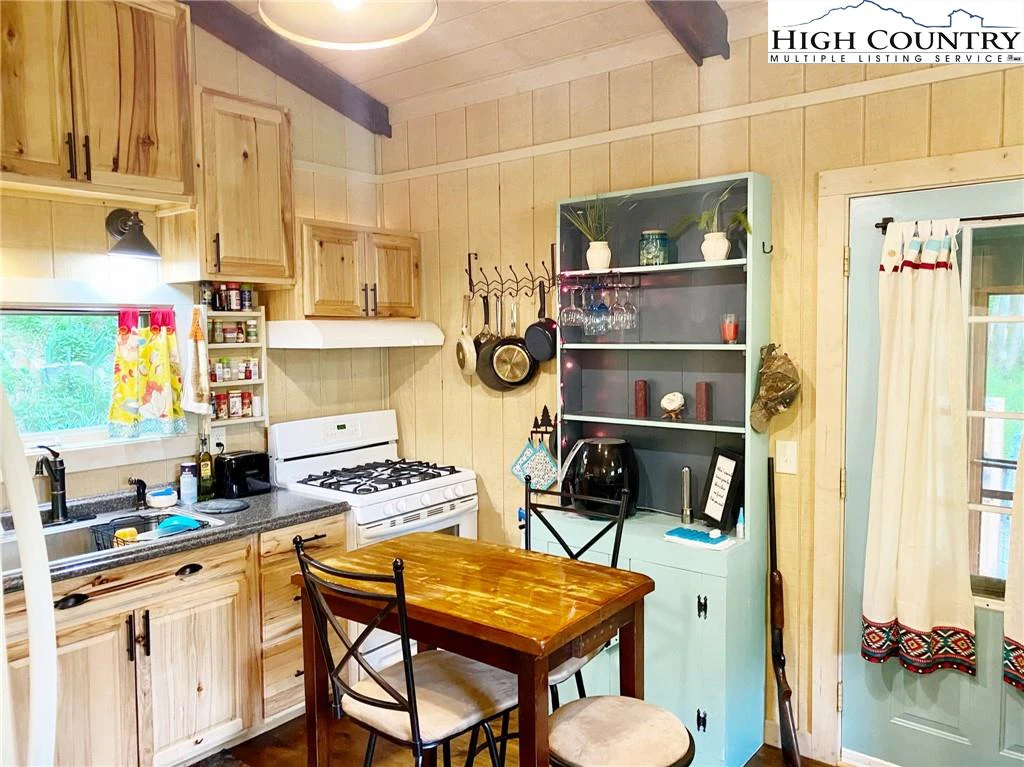 Image number 5 for the current listing