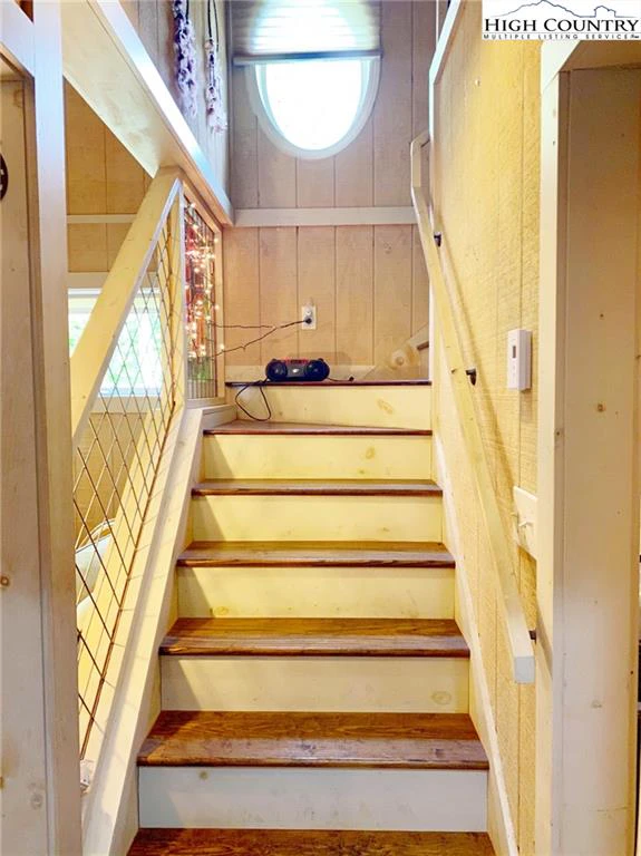 Image number 12 for the current listing