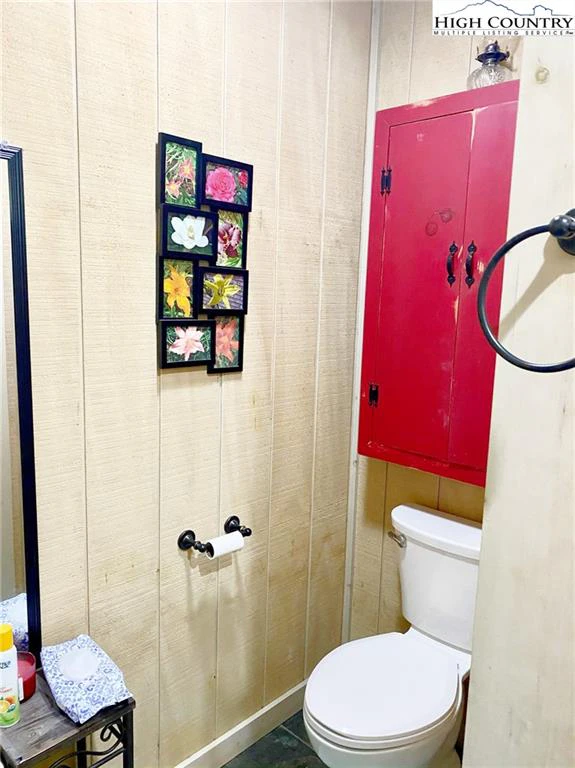 Image number 18 for the current listing