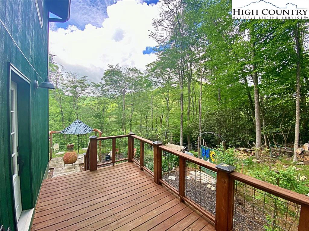 Image number 20 for the current listing