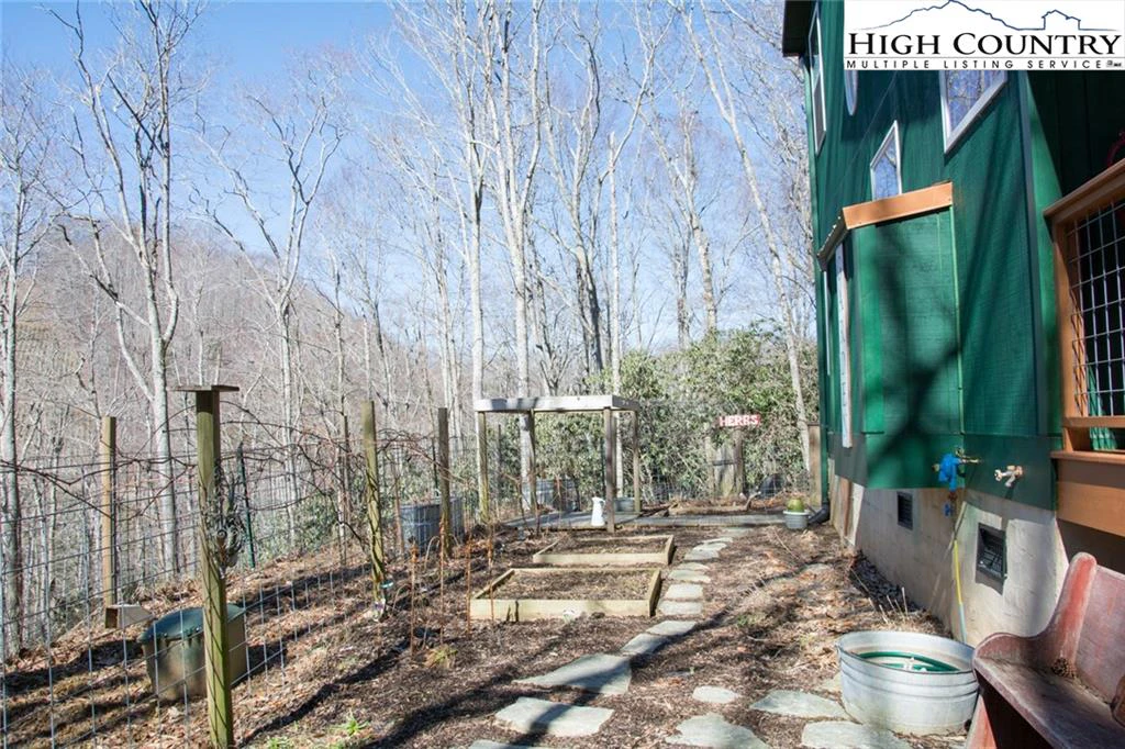 Image number 6 for the current listing