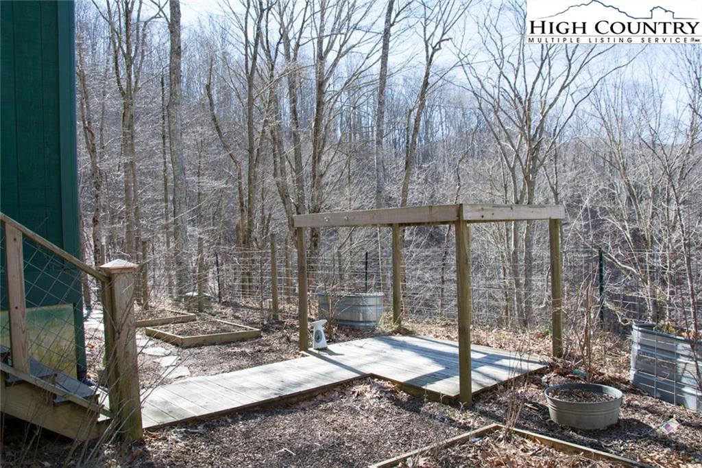 Image number 8 for the current listing