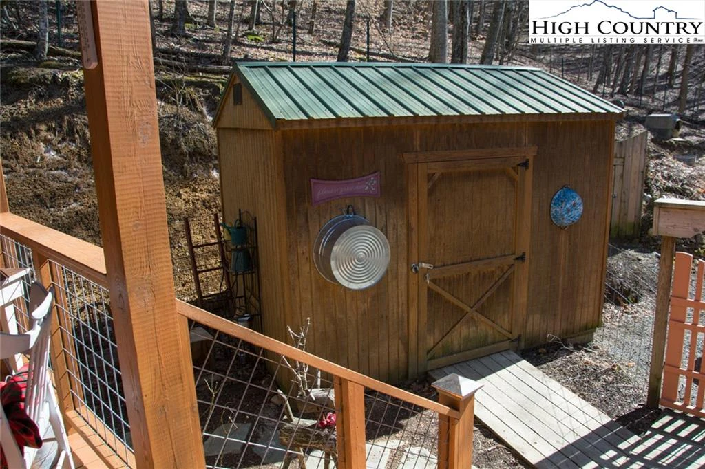 Image number 9 for the current listing