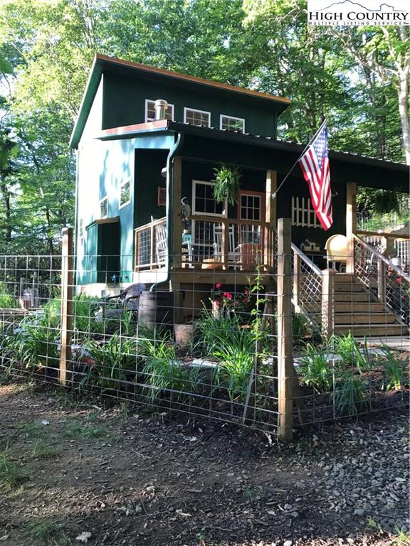 Image number 2 for the current listing