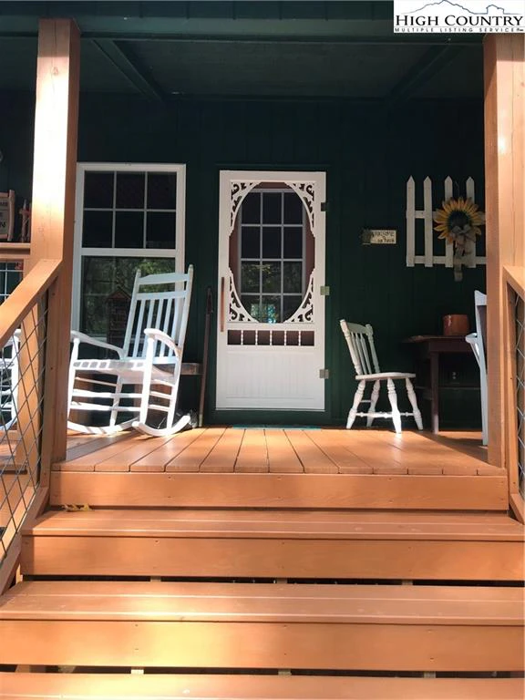 Image number 14 for the current listing