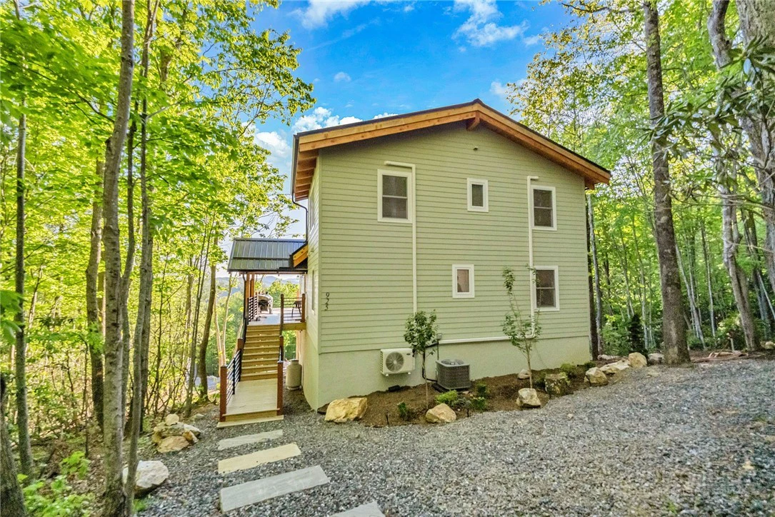 Image number 3 for the current listing