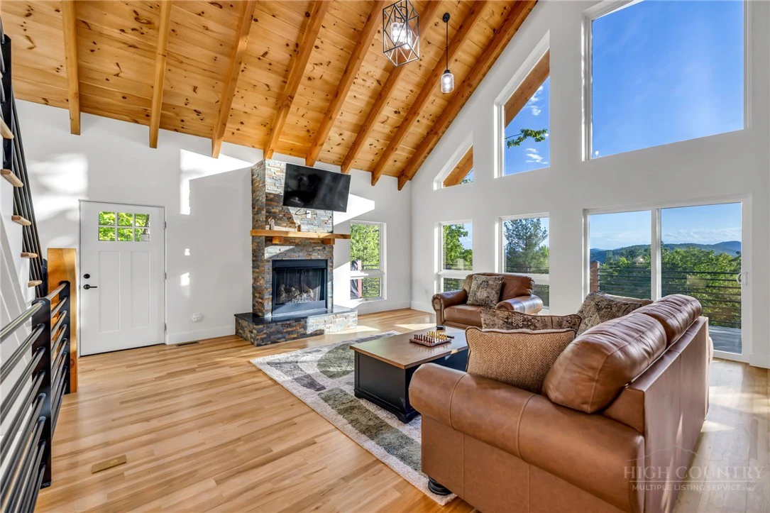 Image number 9 for the current listing