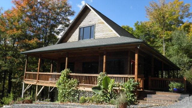 Image number 1 for the current listing