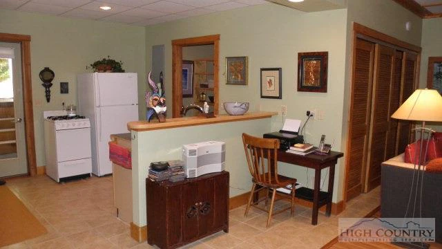 Image number 13 for the current listing