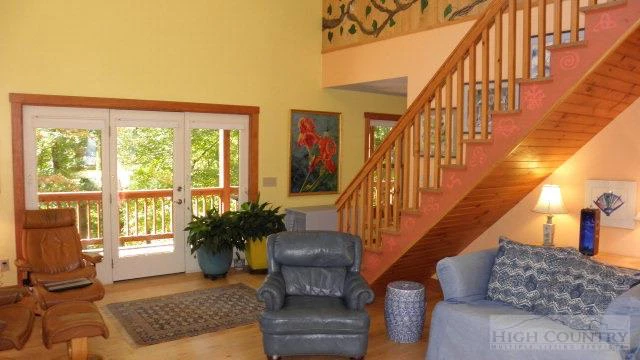 Image number 20 for the current listing