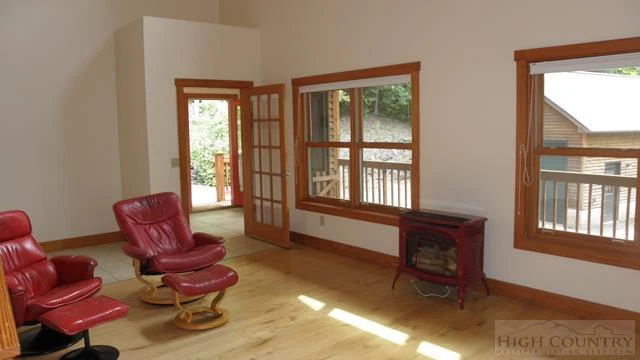 Image number 23 for the current listing
