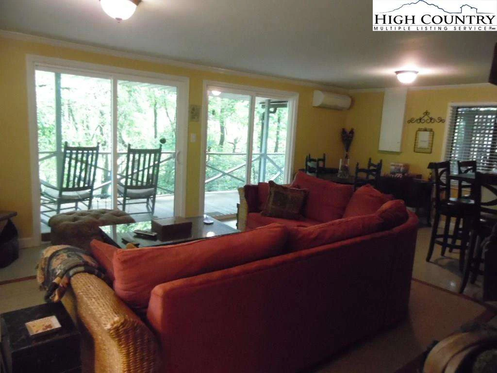 Image number 13 for the current listing