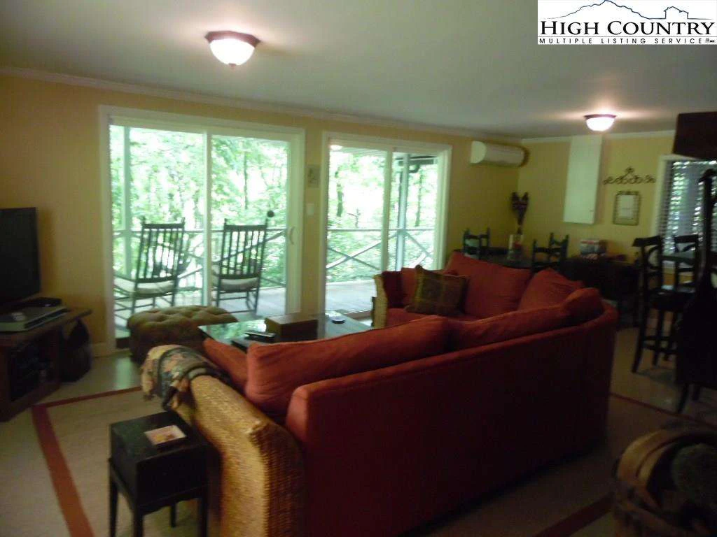 Image number 7 for the current listing