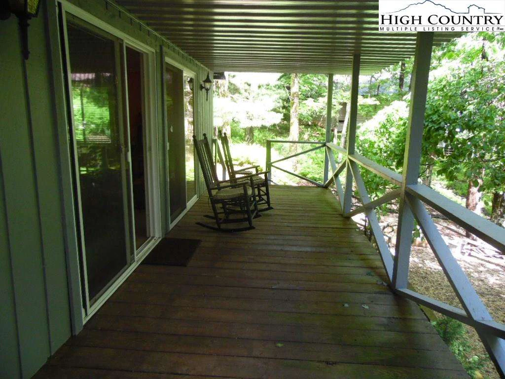 Image number 3 for the current listing