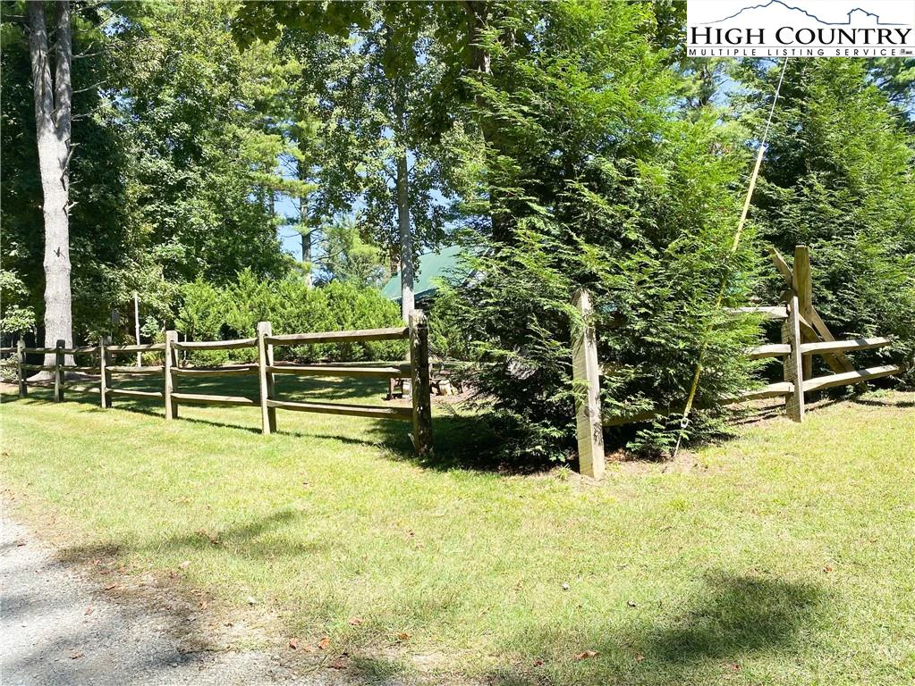 Image number 9 for the current listing