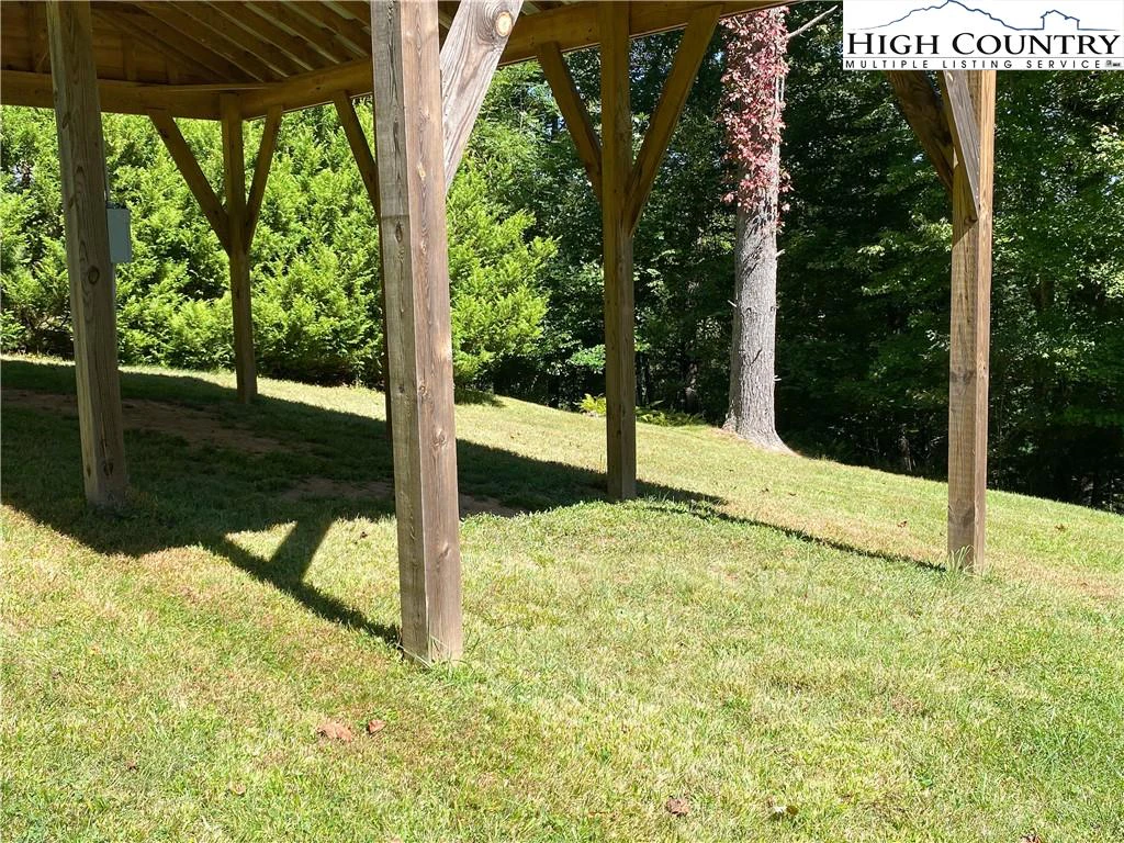 Image number 2 for the current listing