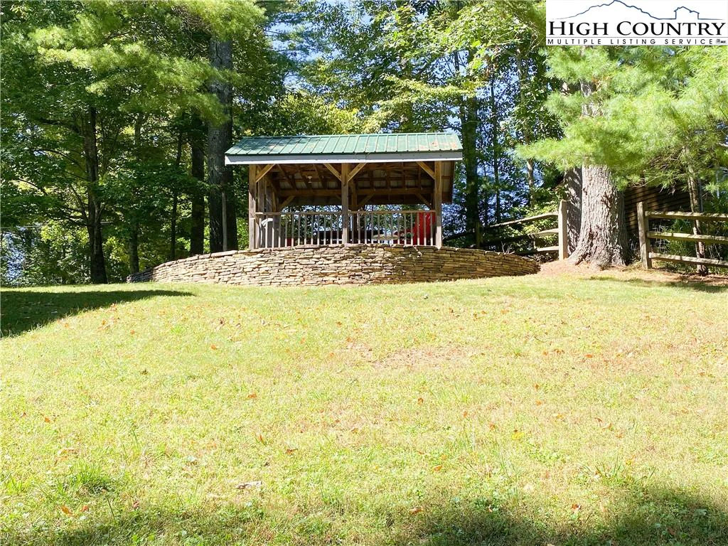 Image number 14 for the current listing