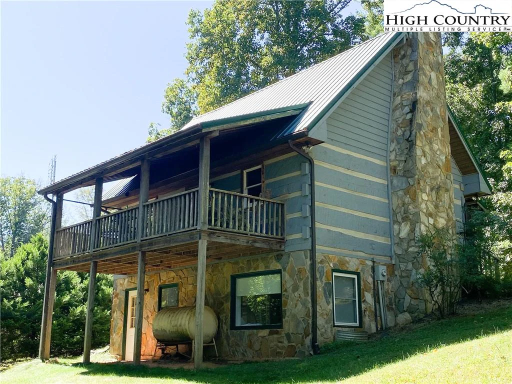 Image number 15 for the current listing