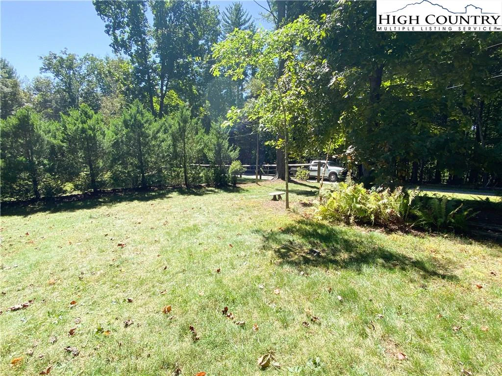 Image number 17 for the current listing