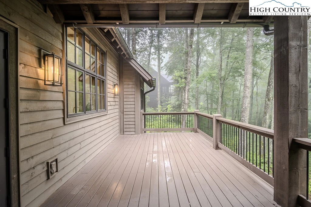 Image number 10 for the current listing