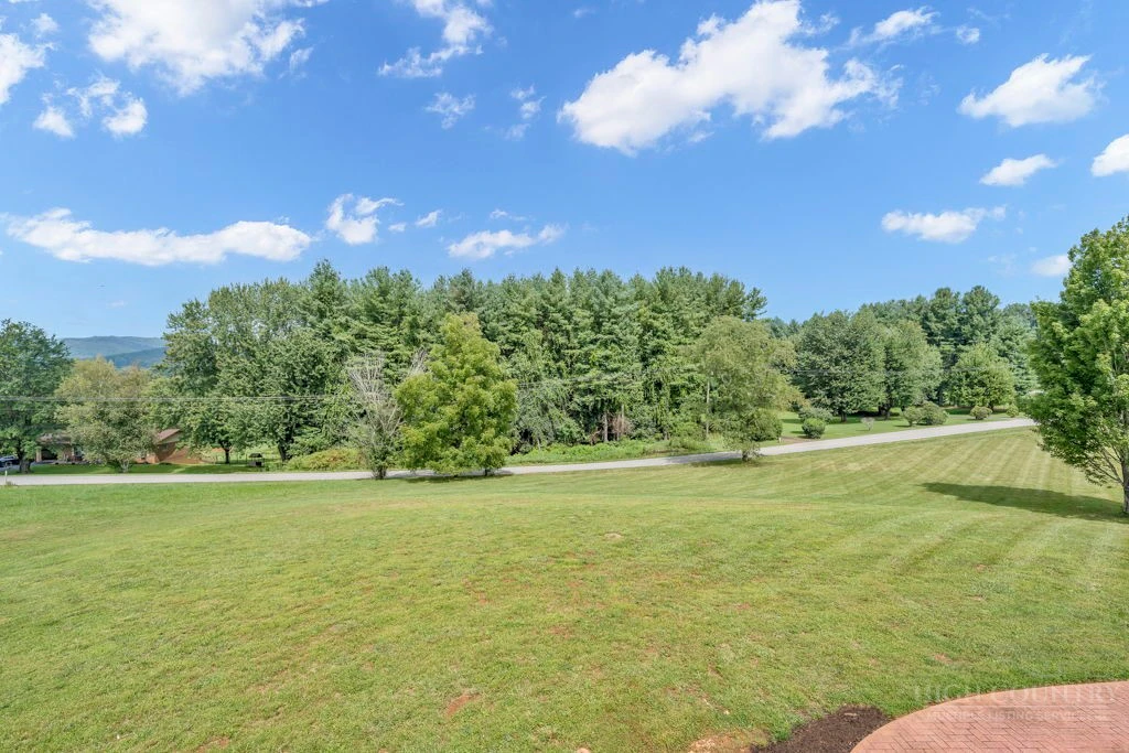 Image number 9 for the current listing