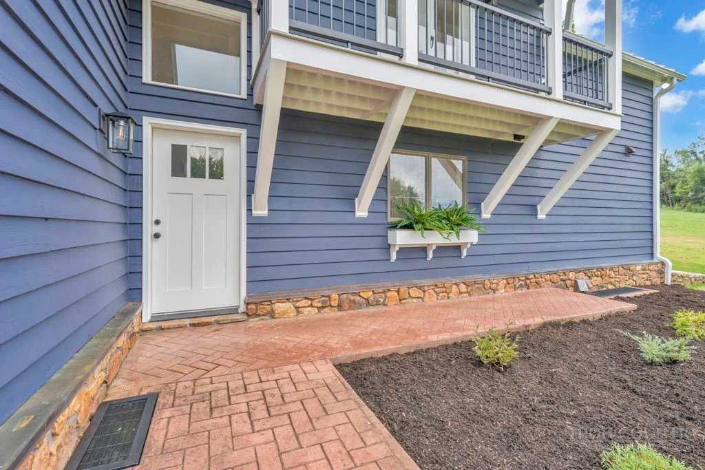 Image number 11 for the current listing