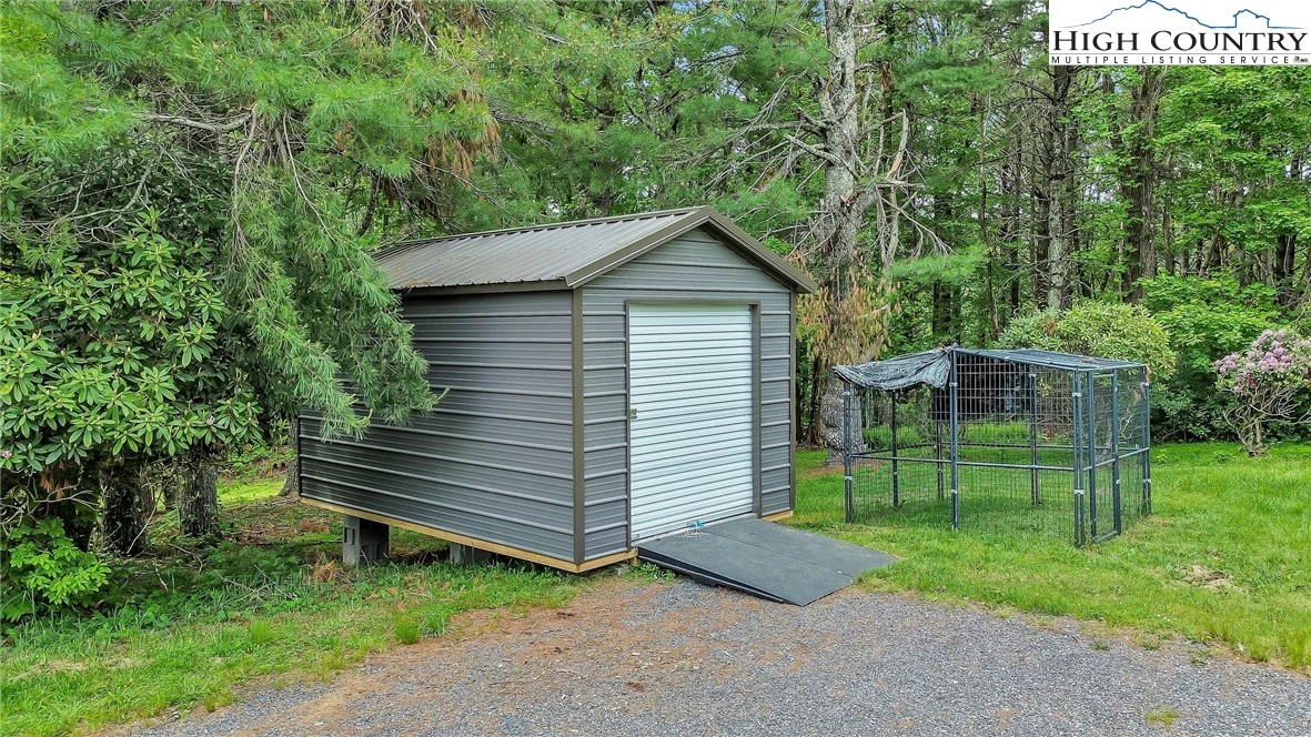 Image number 20 for the current listing